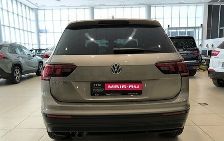 Volkswagen Tiguan II, 2019 год, 1 880 000 рублей, 10 фотография