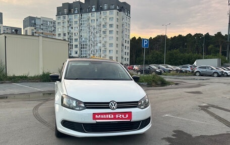 Volkswagen Polo VI (EU Market), 2013 год, 850 000 рублей, 2 фотография