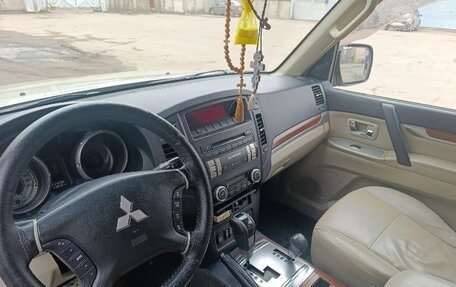 Mitsubishi Pajero IV, 2008 год, 1 300 000 рублей, 10 фотография