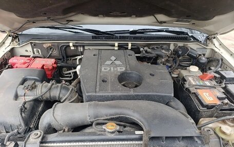 Mitsubishi Pajero IV, 2008 год, 1 300 000 рублей, 20 фотография