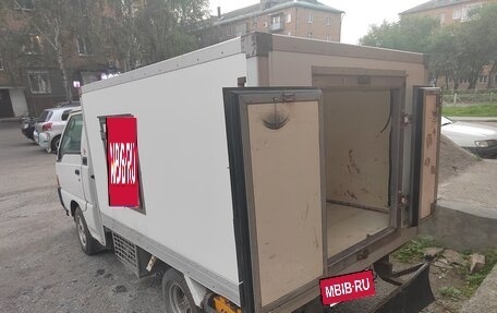 Mitsubishi Delica IV, 1999 год, 400 000 рублей, 3 фотография