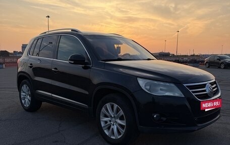 Volkswagen Tiguan I, 2010 год, 899 000 рублей, 2 фотография