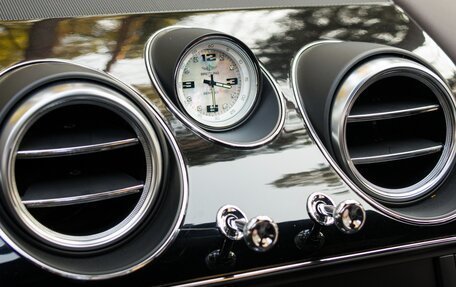 Bentley Bentayga I, 2019 год, 9 990 000 рублей, 10 фотография