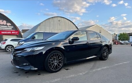 Toyota Camry, 2018 год, 2 200 000 рублей, 2 фотография