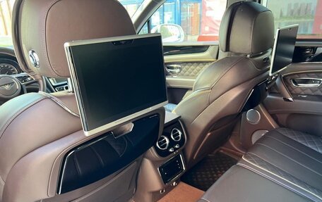Bentley Bentayga I, 2019 год, 9 990 000 рублей, 24 фотография