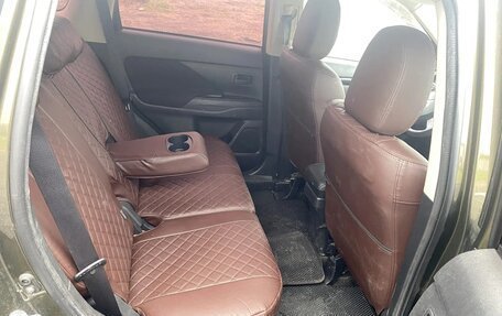 Mitsubishi Outlander III рестайлинг 3, 2019 год, 1 600 000 рублей, 6 фотография