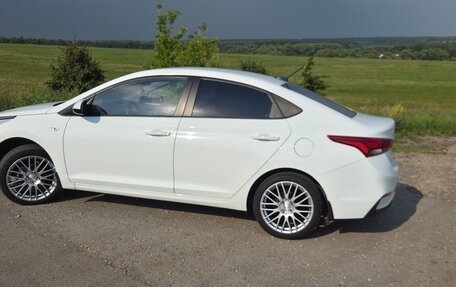 Hyundai Solaris II рестайлинг, 2018 год, 1 370 000 рублей, 7 фотография