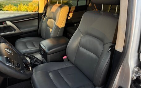 Toyota Land Cruiser 200, 2010 год, 2 550 000 рублей, 15 фотография