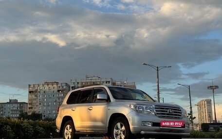 Toyota Land Cruiser 200, 2010 год, 2 550 000 рублей, 8 фотография