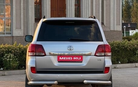 Toyota Land Cruiser 200, 2010 год, 2 550 000 рублей, 10 фотография