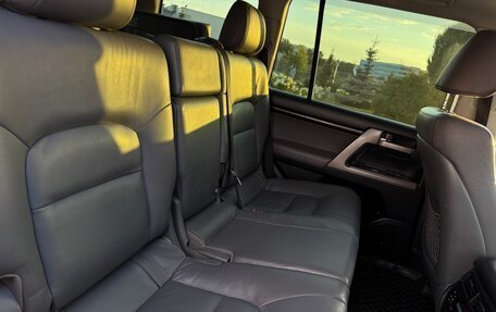Toyota Land Cruiser 200, 2010 год, 2 550 000 рублей, 30 фотография