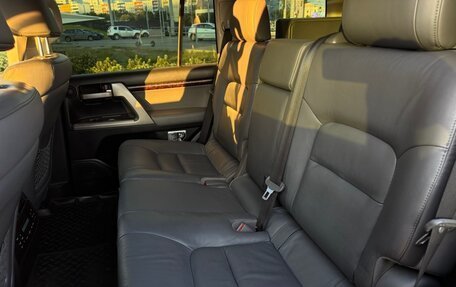 Toyota Land Cruiser 200, 2010 год, 2 550 000 рублей, 26 фотография