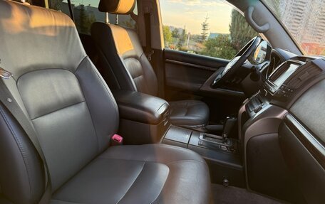 Toyota Land Cruiser 200, 2010 год, 2 550 000 рублей, 35 фотография
