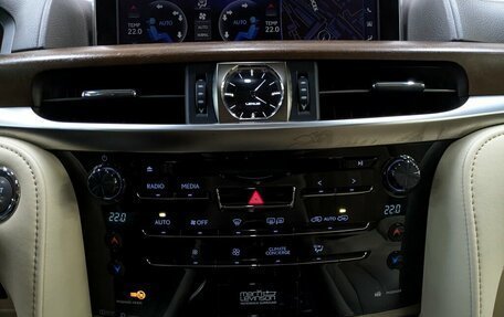 Lexus LX III, 2016 год, 6 800 000 рублей, 23 фотография