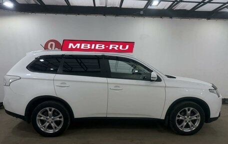 Mitsubishi Outlander III рестайлинг 3, 2014 год, 1 430 000 рублей, 7 фотография