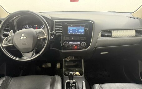 Mitsubishi Outlander III рестайлинг 3, 2014 год, 1 430 000 рублей, 11 фотография