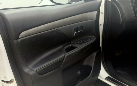 Mitsubishi Outlander III рестайлинг 3, 2014 год, 1 430 000 рублей, 12 фотография