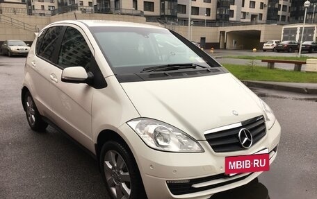 Mercedes-Benz A-Класс, 2010 год, 627 000 рублей, 2 фотография