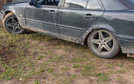 Mercedes-Benz C-Класс, 1997 год, 100 000 рублей, 2 фотография