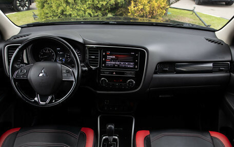 Mitsubishi Outlander III рестайлинг 3, 2019 год, 2 098 000 рублей, 12 фотография