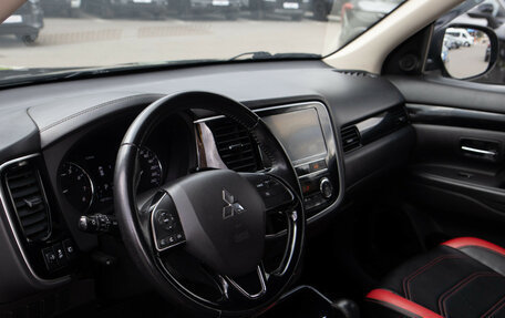Mitsubishi Outlander III рестайлинг 3, 2019 год, 2 098 000 рублей, 11 фотография