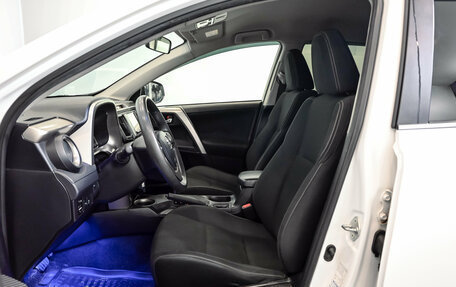 Toyota RAV4, 2015 год, 1 820 000 рублей, 11 фотография