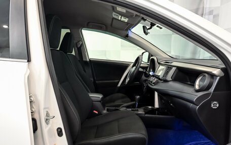 Toyota RAV4, 2015 год, 1 820 000 рублей, 12 фотография