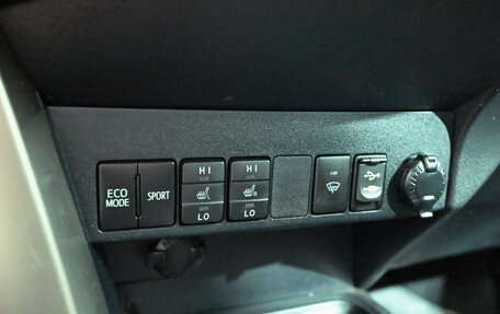 Toyota RAV4, 2015 год, 1 820 000 рублей, 19 фотография
