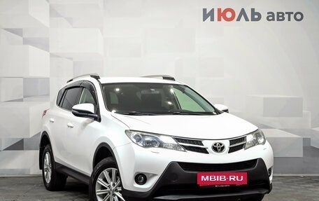 Toyota RAV4, 2015 год, 1 820 000 рублей, 4 фотография
