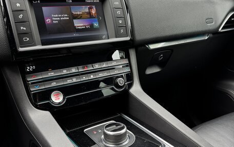 Jaguar F-Pace, 2017 год, 2 199 000 рублей, 19 фотография