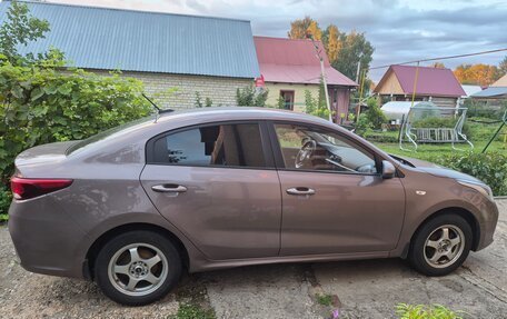 KIA Rio IV, 2018 год, 1 400 000 рублей, 2 фотография