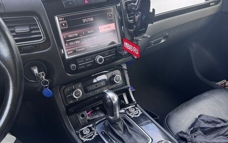 Volkswagen Touareg III, 2011 год, 1 550 000 рублей, 7 фотография