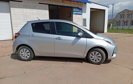 Toyota Vitz, 2018 год, 850 000 рублей, 8 фотография