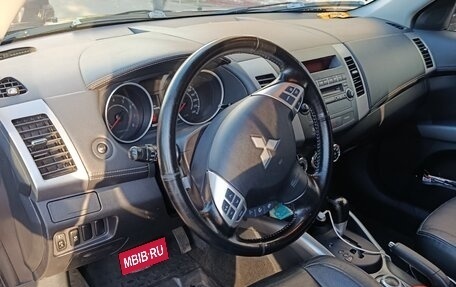 Mitsubishi Outlander III рестайлинг 3, 2011 год, 1 350 000 рублей, 4 фотография