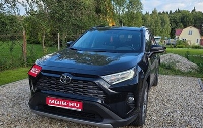 Toyota RAV4, 2021 год, 3 900 000 рублей, 1 фотография