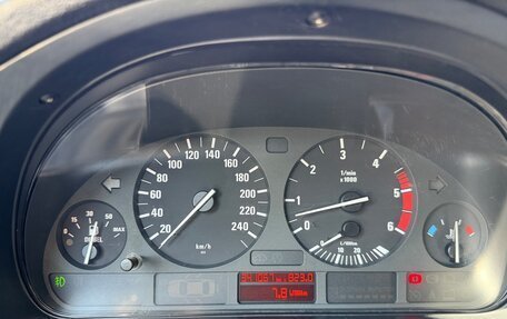 BMW 5 серия, 2001 год, 1 000 000 рублей, 10 фотография