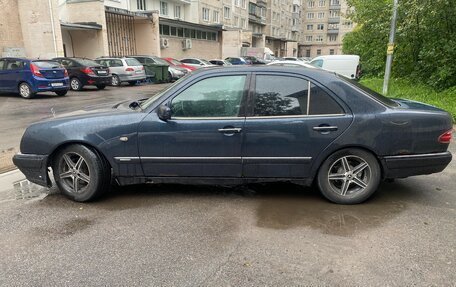 Mercedes-Benz E-Класс, 1999 год, 230 000 рублей, 4 фотография