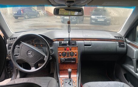 Mercedes-Benz E-Класс, 1999 год, 230 000 рублей, 8 фотография