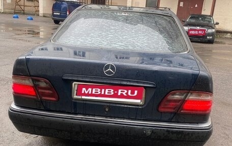 Mercedes-Benz E-Класс, 1999 год, 230 000 рублей, 5 фотография