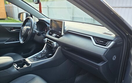 Toyota RAV4, 2021 год, 3 900 000 рублей, 12 фотография