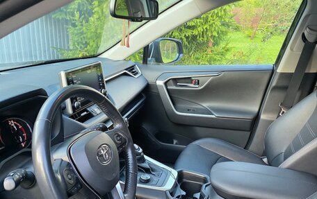 Toyota RAV4, 2021 год, 3 900 000 рублей, 9 фотография