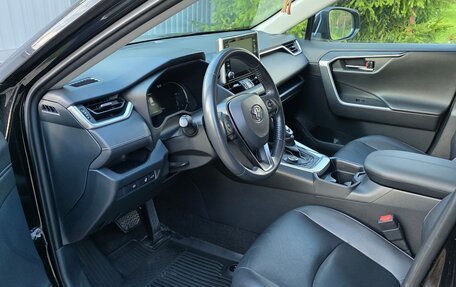 Toyota RAV4, 2021 год, 3 900 000 рублей, 5 фотография