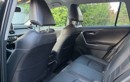 Toyota RAV4, 2021 год, 3 900 000 рублей, 10 фотография