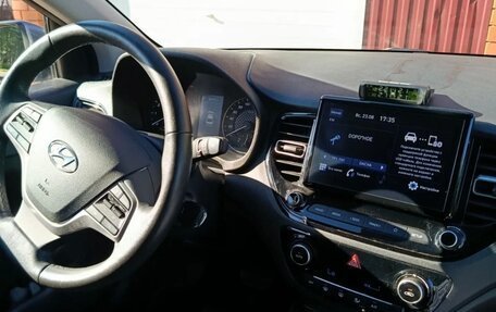 Hyundai Solaris II рестайлинг, 2021 год, 1 750 000 рублей, 3 фотография