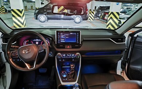 Toyota RAV4, 2021 год, 3 500 000 рублей, 5 фотография