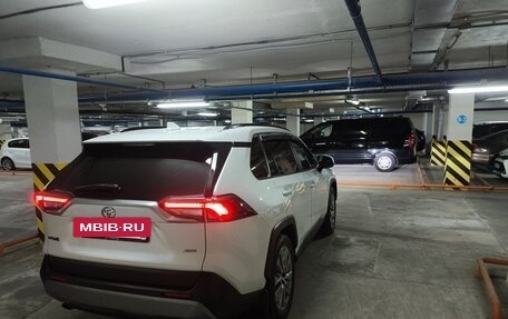 Toyota RAV4, 2021 год, 3 500 000 рублей, 3 фотография