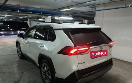 Toyota RAV4, 2021 год, 3 500 000 рублей, 4 фотография
