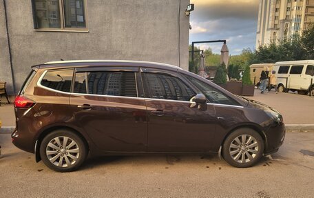 Opel Zafira C рестайлинг, 2014 год, 1 290 000 рублей, 4 фотография