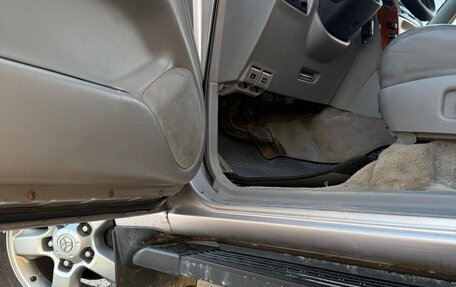 Toyota Land Cruiser 100 рестайлинг 2, 2002 год, 2 300 000 рублей, 3 фотография