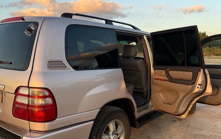 Toyota Land Cruiser 100 рестайлинг 2, 2002 год, 2 300 000 рублей, 11 фотография